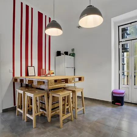 The Blue House - Saint Pauls Apartment *